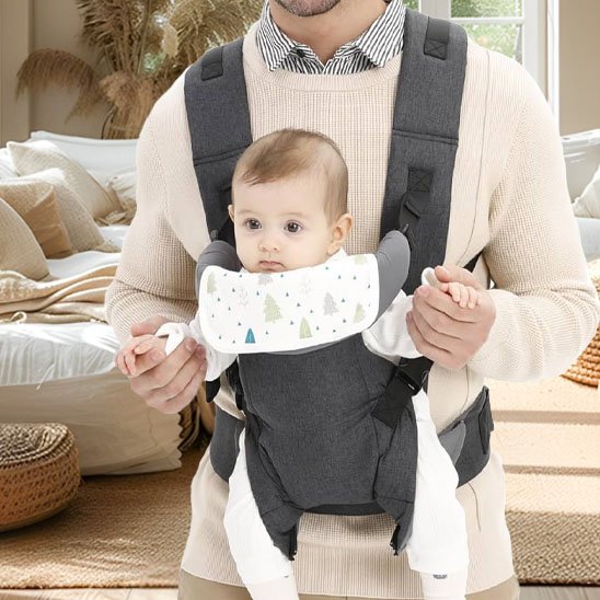 Porte bébé ventral avec bébé et papa